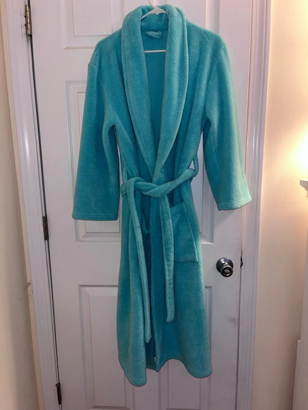 Pottery Barn Teen Plush Teal Bath Robe